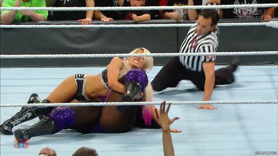 niawwe24alexa_Still118.jpg