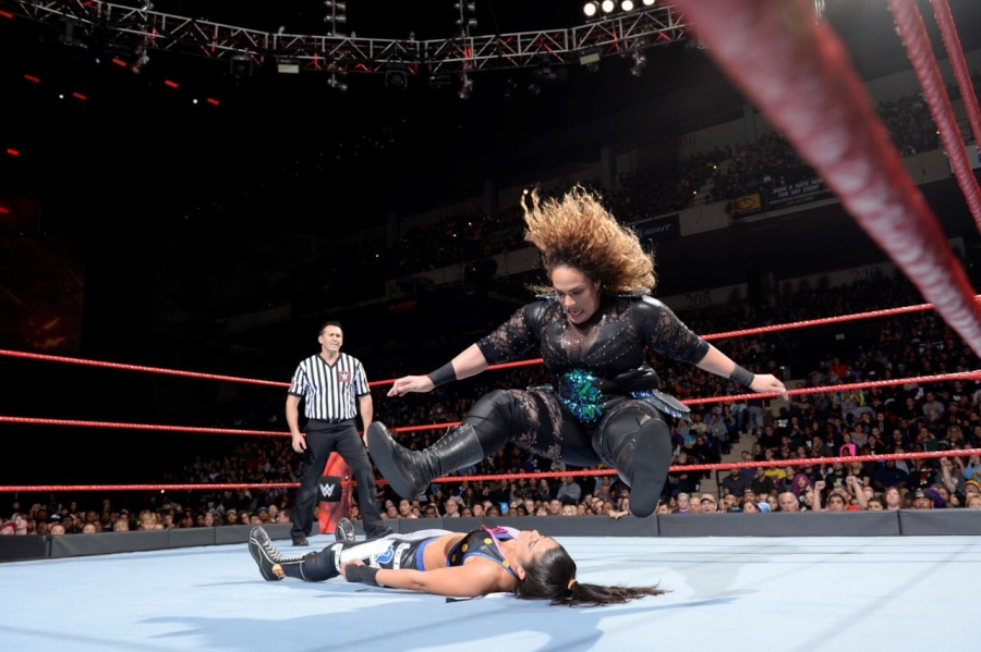 nia-jax-vs-bayley-a-wwe-raw-4-maxw-1280.jpg