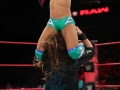 nia-jax-v-sasha-banks-a-wwe-raw-4-maxw-1280.jpg